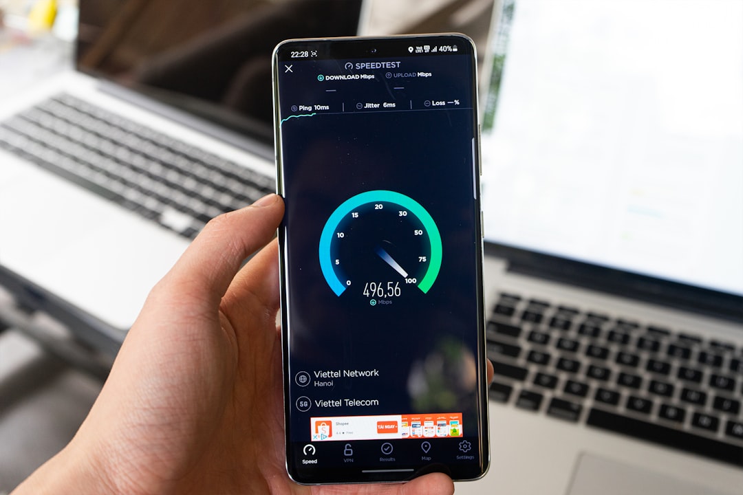 black samsung android smartphone displaying icons, Photo by Đức Trịnh on Unsplash